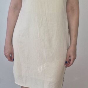 (Novo) Vestido curto de alças finas na cor creme