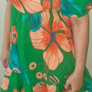 (Novo) Vestido Curto Estampado Floral com Mangas Bufantes